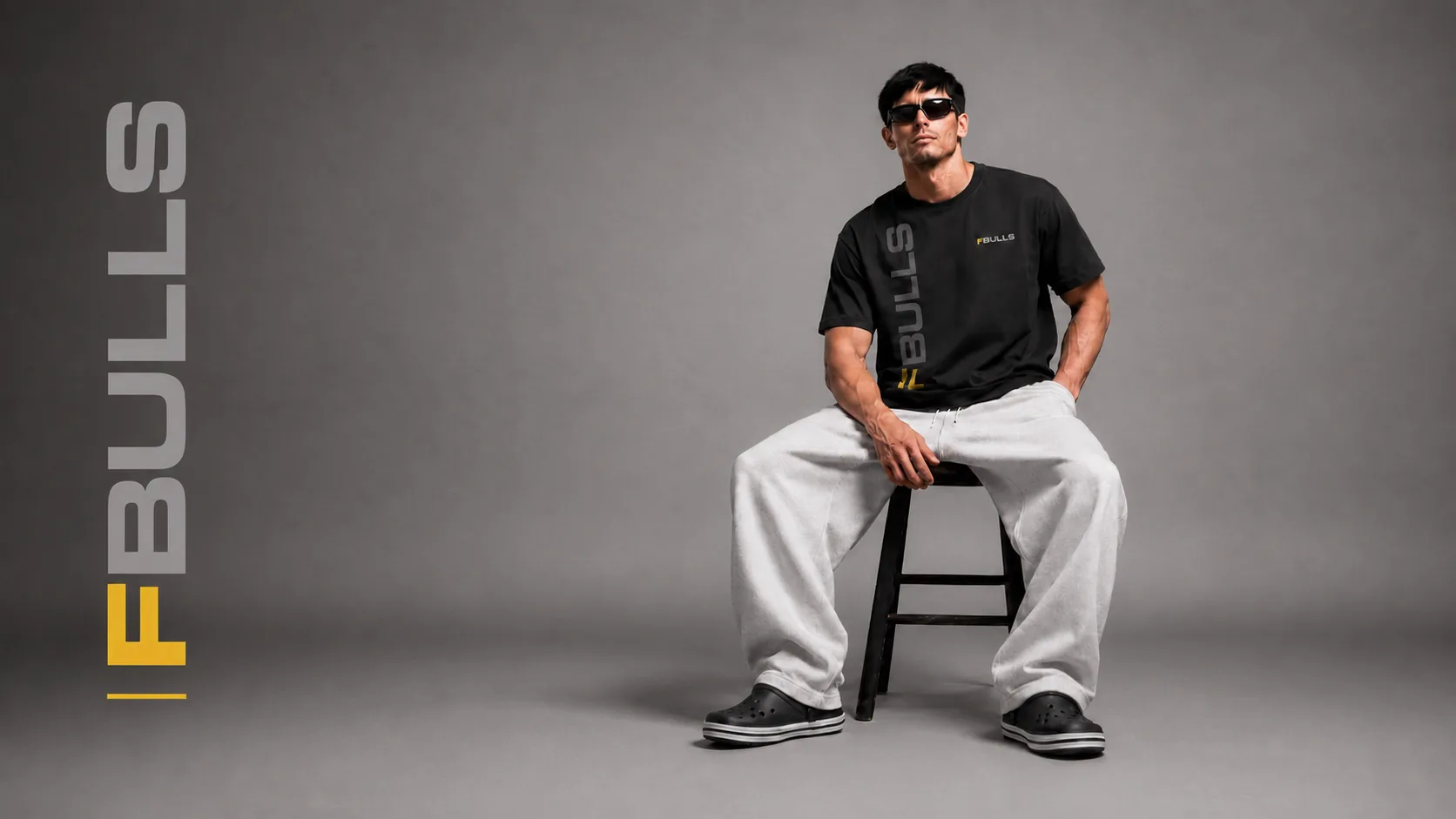 FBULLS — siyah dikey logolu oversize tişört